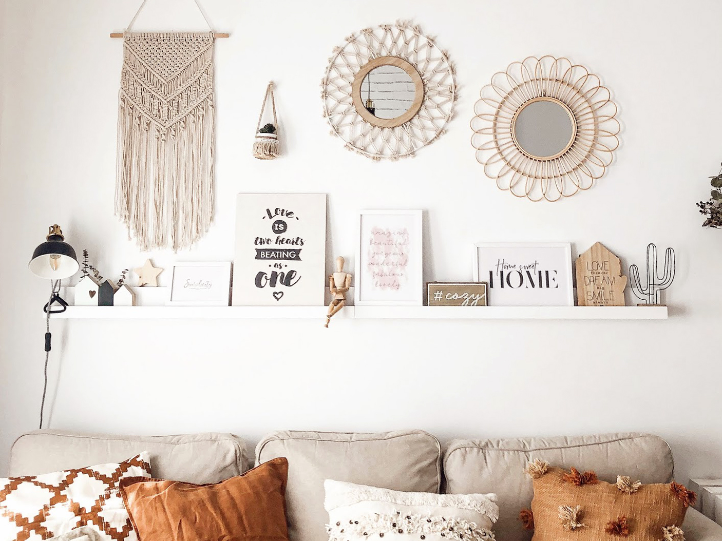 Come decorare la parete dietro al divano: 10 idee carine e realizzabili -  Romina Sita