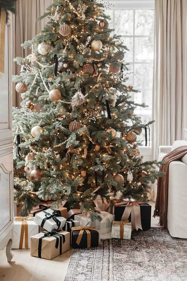 albero-natale-marrone-oro-bianco