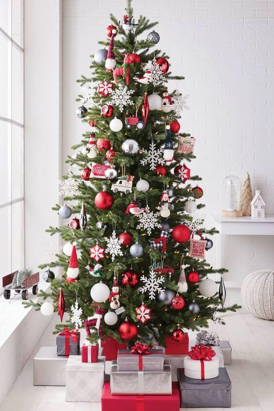 albero-natale-rosso-bianco-argento